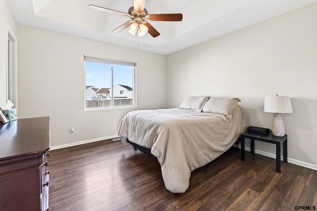 8007 S 158th Street, Omaha, NE 68136