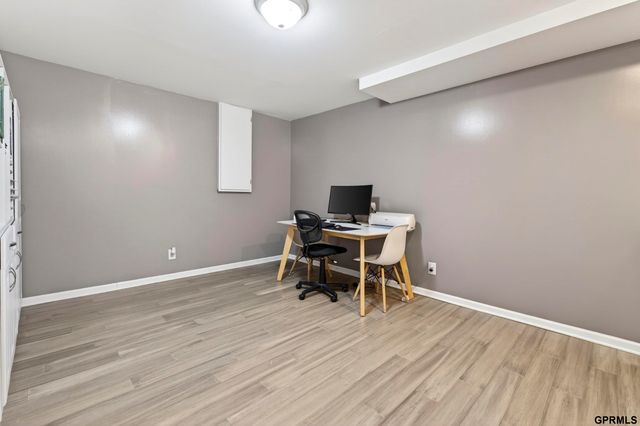 8007 S 158th Street, Omaha, NE 68136