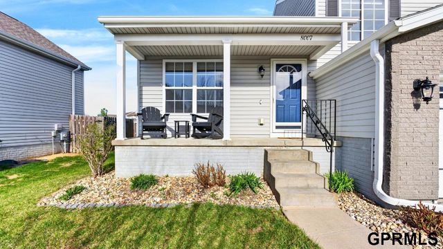 8007 S 158th Street, Omaha, NE 68136