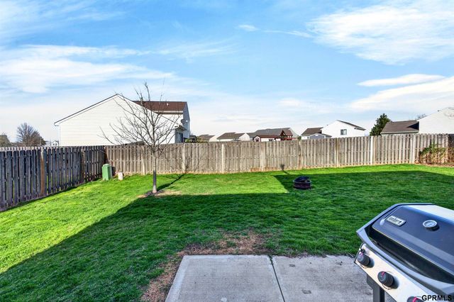 8007 S 158th Street, Omaha, NE 68136