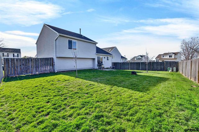 8007 S 158th Street, Omaha, NE 68136