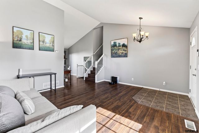 8007 S 158th Street, Omaha, NE 68136