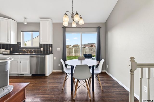 8007 S 158th Street, Omaha, NE 68136