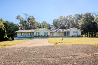 499 Pettus St, Lawrenceburg, TN 38464