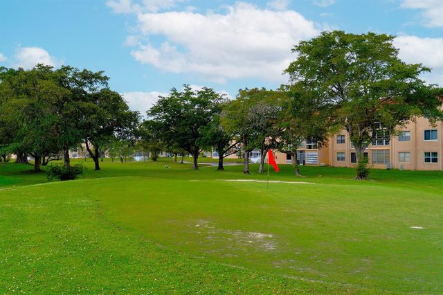 9061 Sunrise Lakes Boulevard 109, Sunrise, FL 33322
