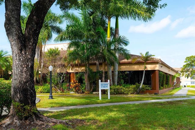 9061 Sunrise Lakes Boulevard 109, Sunrise, FL 33322