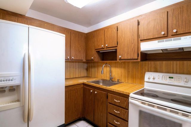 9061 Sunrise Lakes Boulevard 109, Sunrise, FL 33322