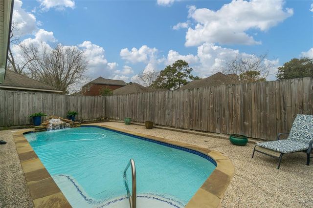 2104 Olympic Drive, League City, TX 77573