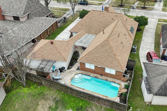 2104 Olympic Drive, League City, TX 77573
