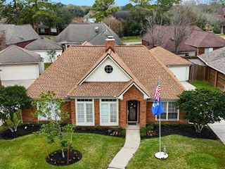 2104 Olympic Drive, League City, TX 77573