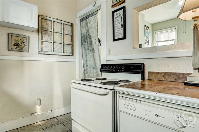 402 E Park 1B, Savannah, GA 31401