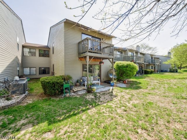 1811 Spruce Hills Dr, Glen Gardner Boro, NJ 08826