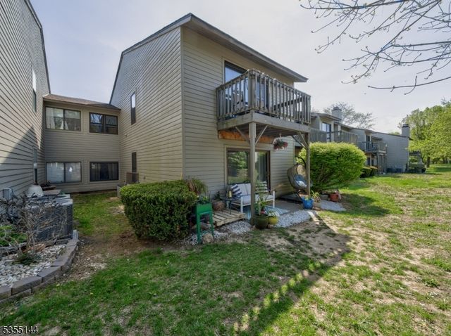 1811 Spruce Hills Dr, Glen Gardner Boro, NJ 08826