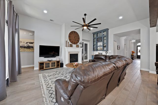 3817 Redbud Drive, Aubrey, TX 76227