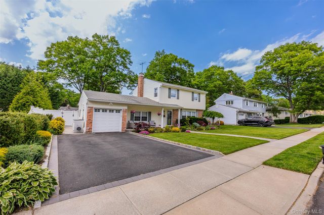 25 Gerald Lane, Plainview, NY 11803