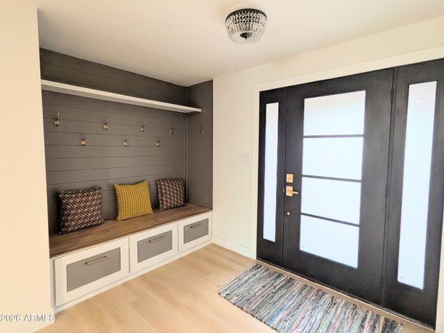 735 E MANHATTON Drive, Tempe, AZ 85282