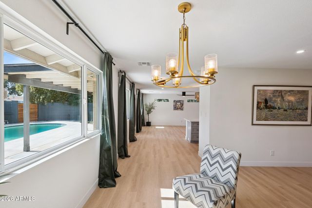 735 E MANHATTON Drive, Tempe, AZ 85282