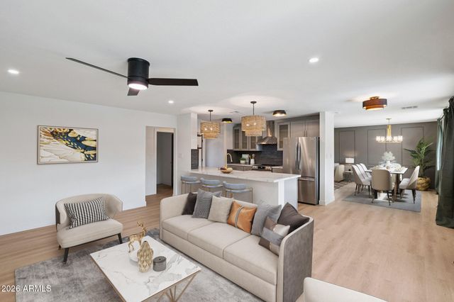 735 E MANHATTON Drive, Tempe, AZ 85282