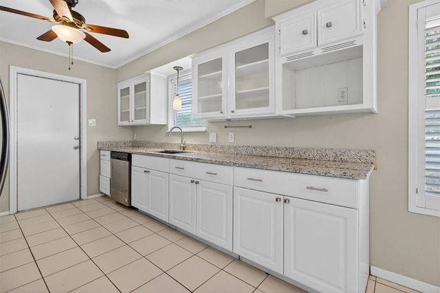 114 Maple Dr, Portland, TX 78374