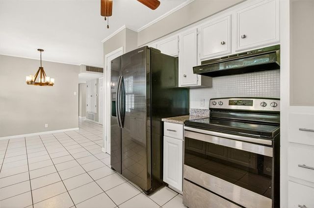 114 Maple Dr, Portland, TX 78374