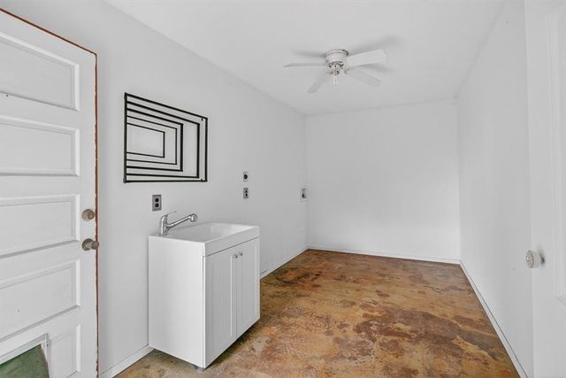 114 Maple Dr, Portland, TX 78374