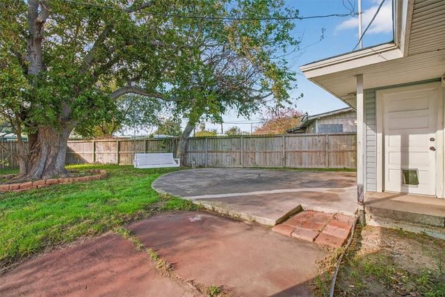 114 Maple Dr, Portland, TX 78374