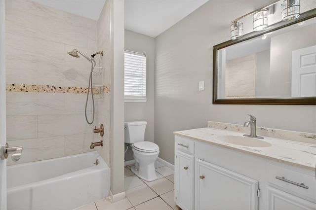 114 Maple Dr, Portland, TX 78374