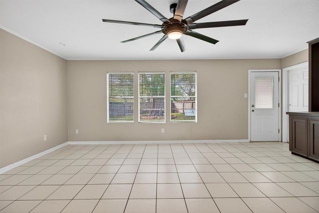 114 Maple Dr, Portland, TX 78374