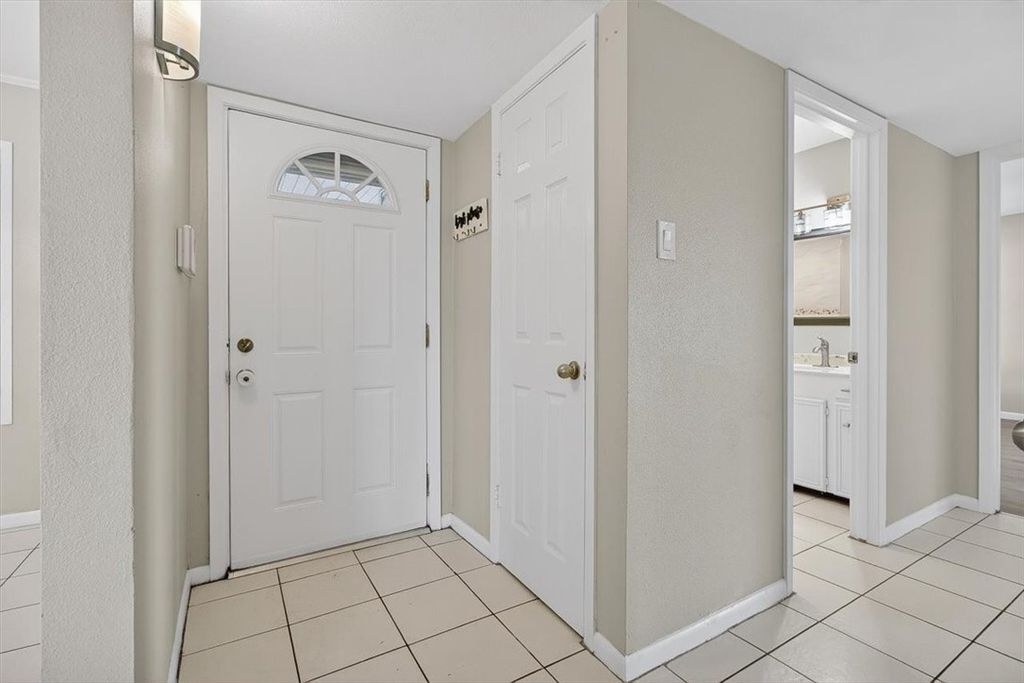 114 Maple Dr, Portland, TX 78374