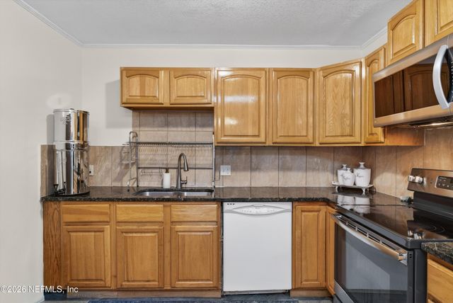 5933 GREEN HILL Lane, Jacksonville, FL 32211