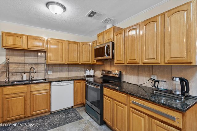 5933 GREEN HILL Lane, Jacksonville, FL 32211