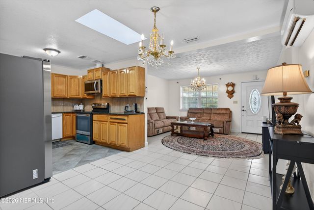 5933 GREEN HILL Lane, Jacksonville, FL 32211