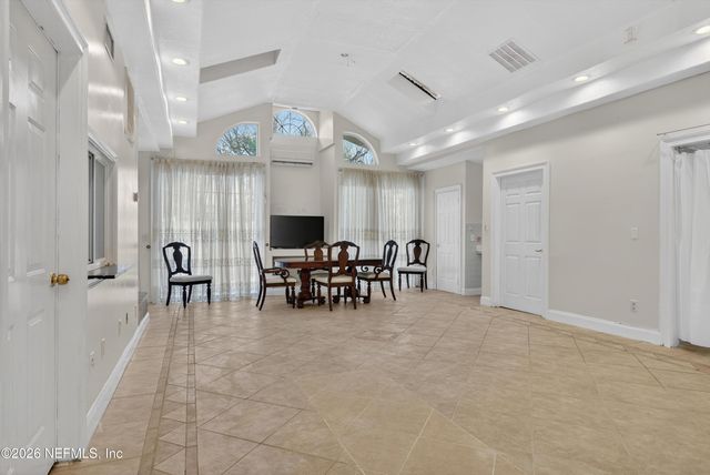 5933 GREEN HILL Lane, Jacksonville, FL 32211