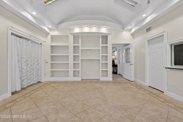 5933 GREEN HILL Lane, Jacksonville, FL 32211