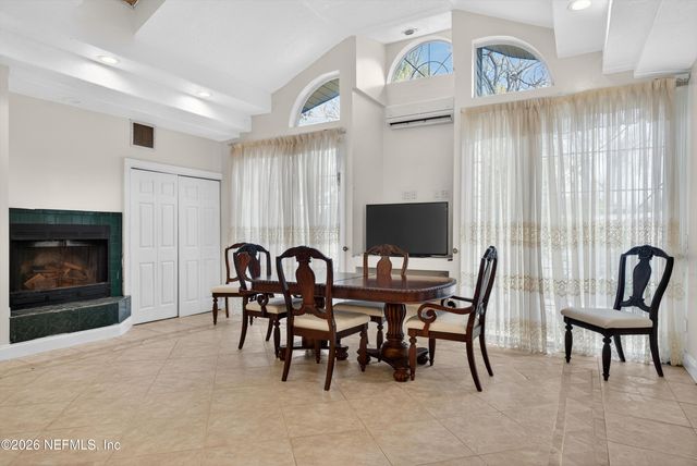 5933 GREEN HILL Lane, Jacksonville, FL 32211