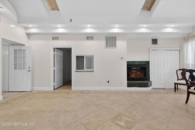 5933 GREEN HILL Lane, Jacksonville, FL 32211