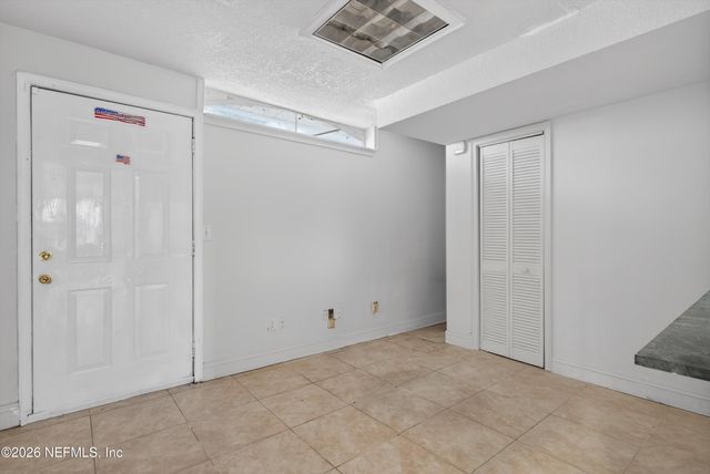 5933 GREEN HILL Lane, Jacksonville, FL 32211