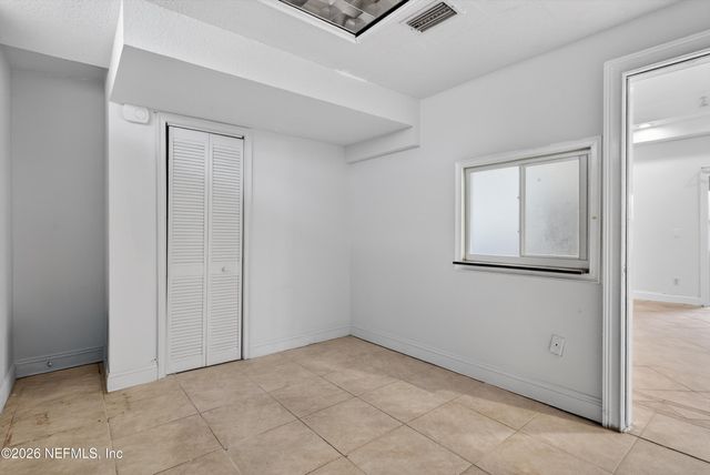 5933 GREEN HILL Lane, Jacksonville, FL 32211