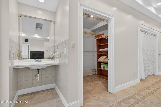 5933 GREEN HILL Lane, Jacksonville, FL 32211