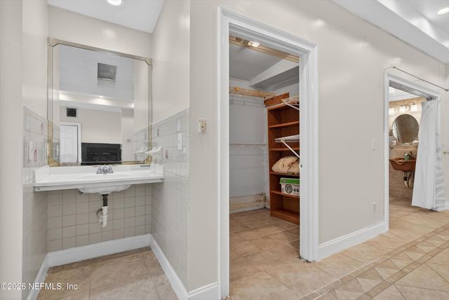 5933 GREEN HILL Lane, Jacksonville, FL 32211