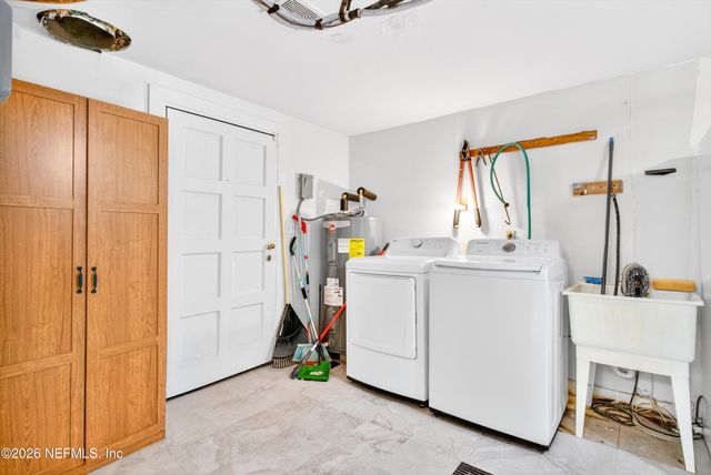 5933 GREEN HILL Lane, Jacksonville, FL 32211