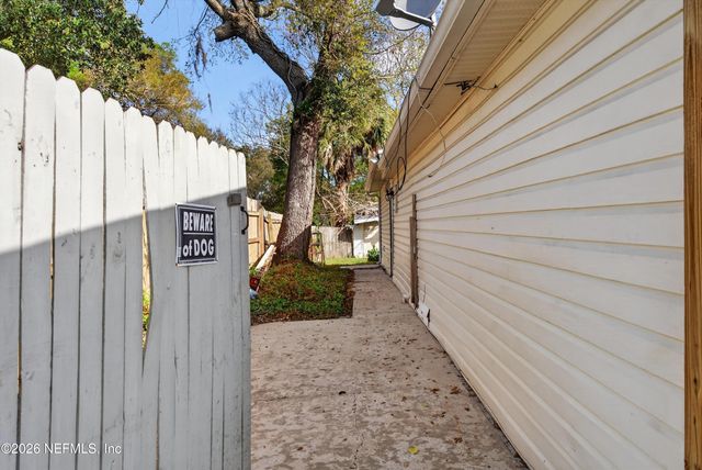 5933 GREEN HILL Lane, Jacksonville, FL 32211