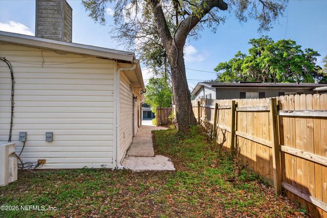 5933 GREEN HILL Lane, Jacksonville, FL 32211