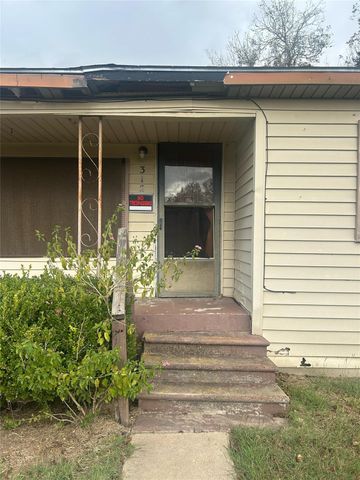 312 Willow Street, Sweeny, TX 77480