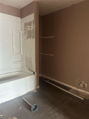 312 Willow Street, Sweeny, TX 77480