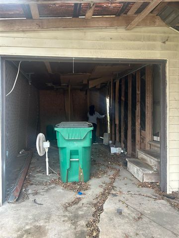 312 Willow Street, Sweeny, TX 77480