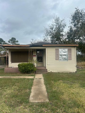 312 Willow Street, Sweeny, TX 77480