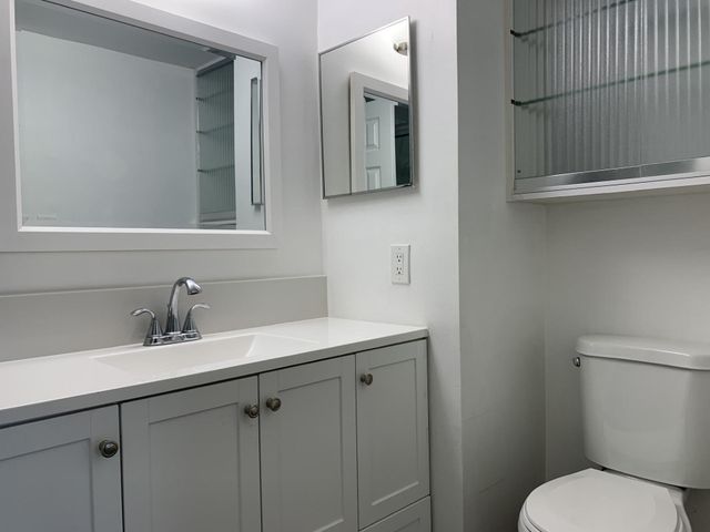 10011 Winding Lake Road 101, Sunrise, FL 33351