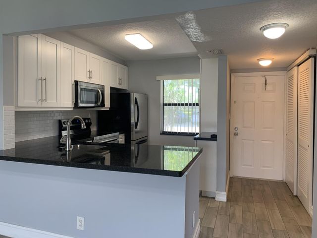 10011 Winding Lake Road 101, Sunrise, FL 33351