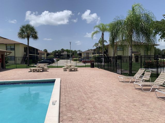10011 Winding Lake Road 101, Sunrise, FL 33351